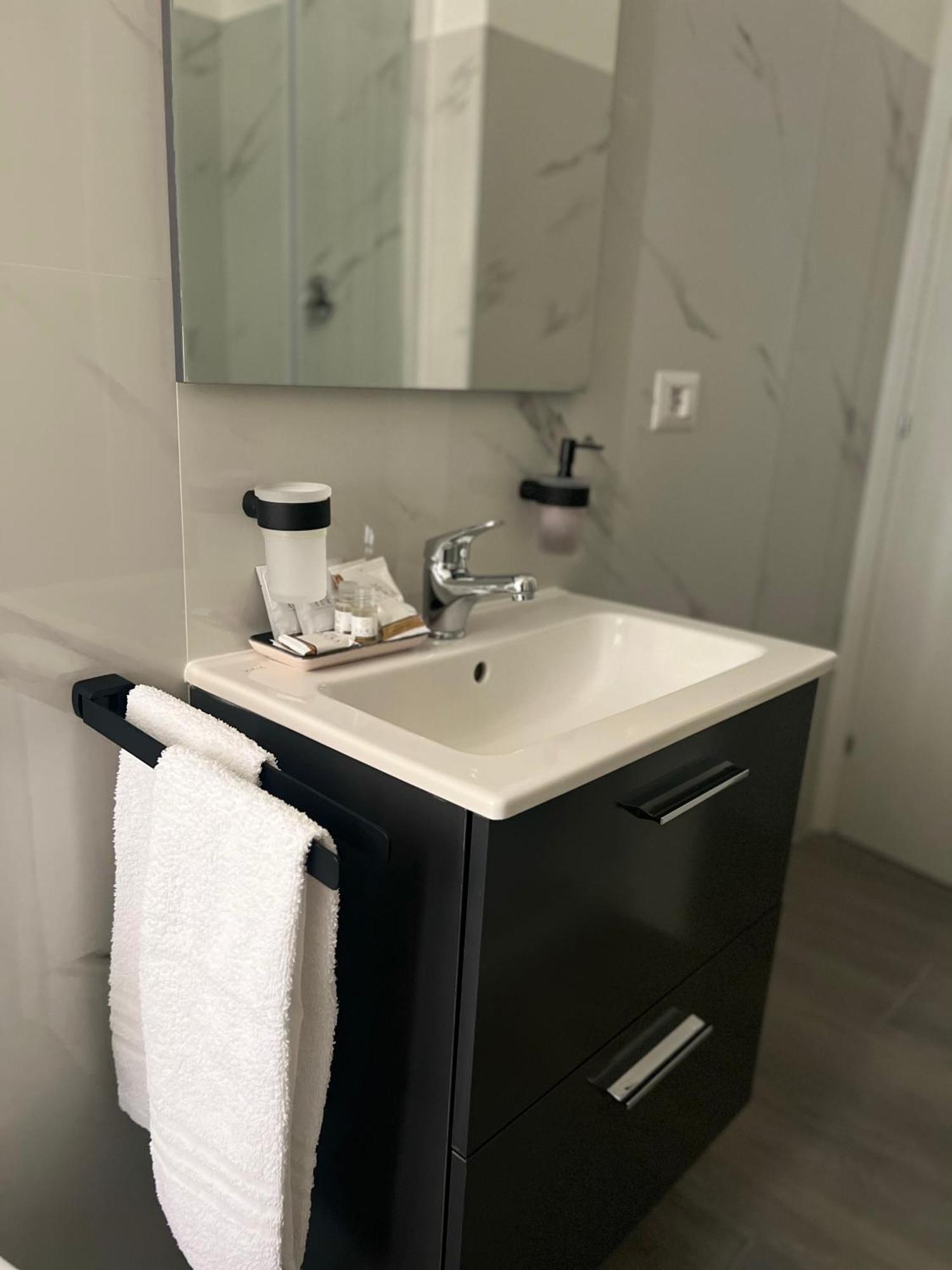 Tiburtina Flam Guest House 罗马 外观 照片